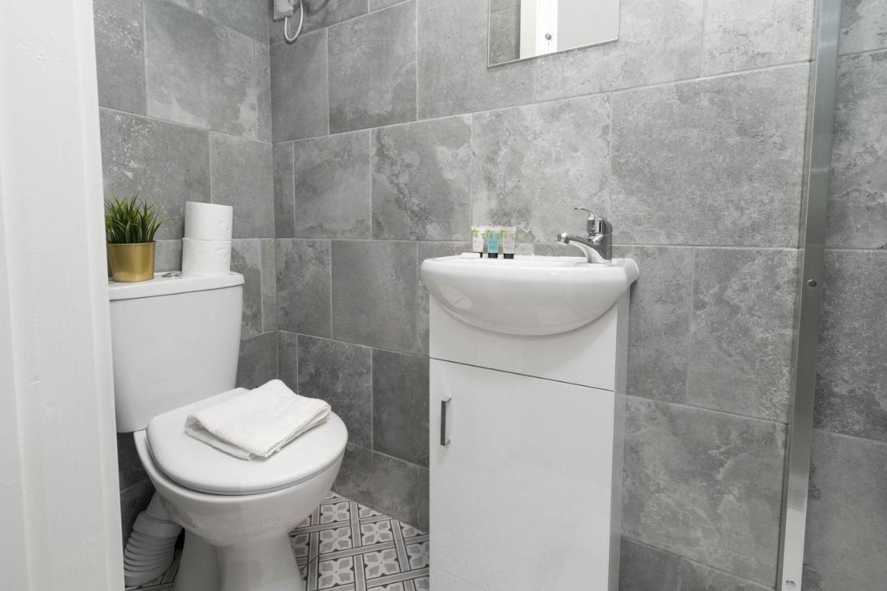 Two Bedroom Apartment - En Suites - Smart Tv'S - Wifi - Netflix - Bearwood Μπέρμιγχαμ Εξωτερικό φωτογραφία